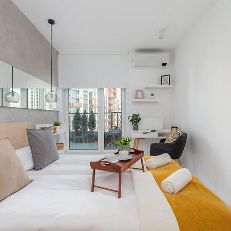 City Centre & Modern Quiet Apartment With Parking By Renters Prestige คราคูฟ ภายนอก รูปภาพ
